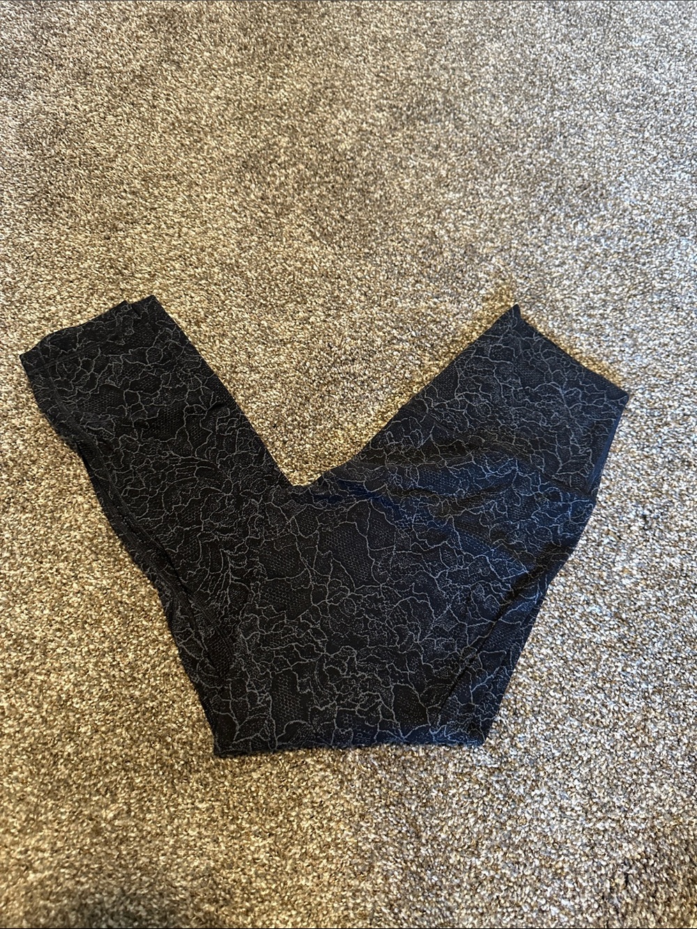 Lululemon Black Floral Lace Print Leggings High Rise
